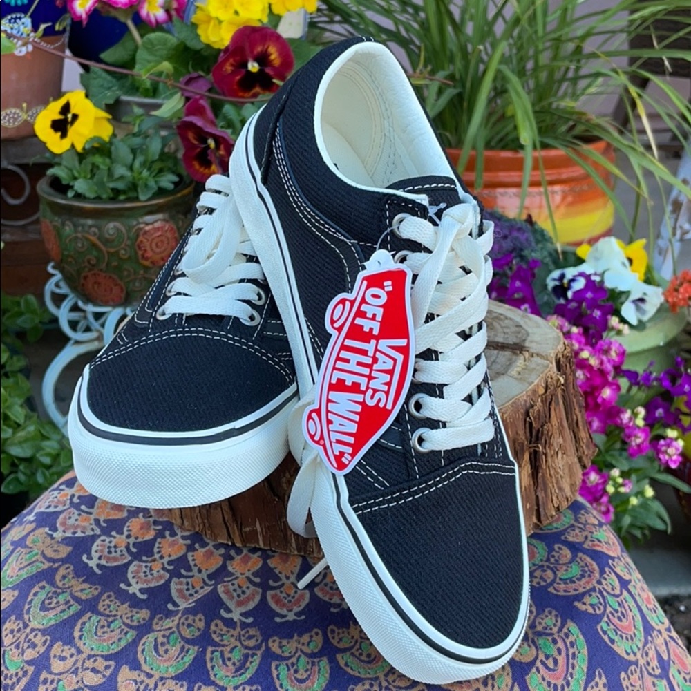 NIB Black Old Skool Vans Sz 8 - Picture 9 of 16
